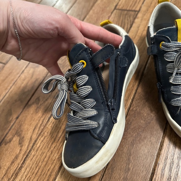 Lightly used Geox sneakers size 1US, blue yellow color - Picture 3 of 4